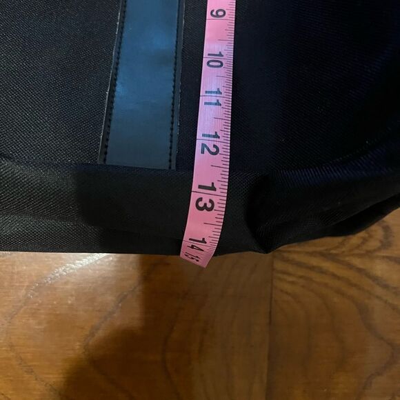 Vtg. Paul Sebastian brand roomy black overnight bag (never used) - Picture 6 of 7